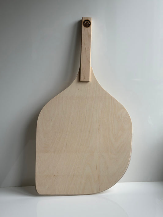 Handgjord bakspade för pizza-och-bröd